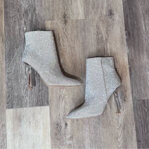 Madden Girl Silver Rhinestone boots, Women's size 10, NWT